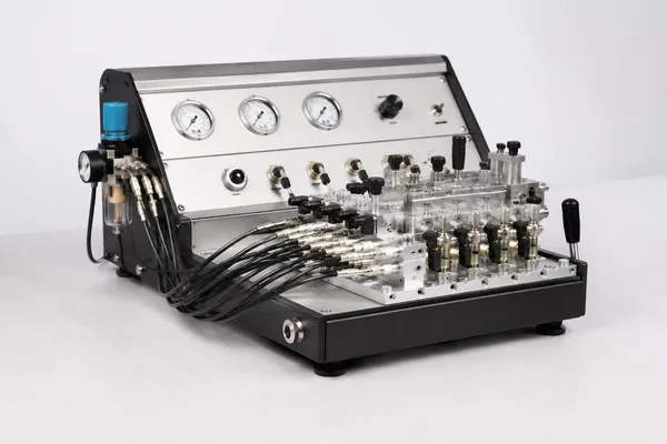 Transmission valve body testing equipment